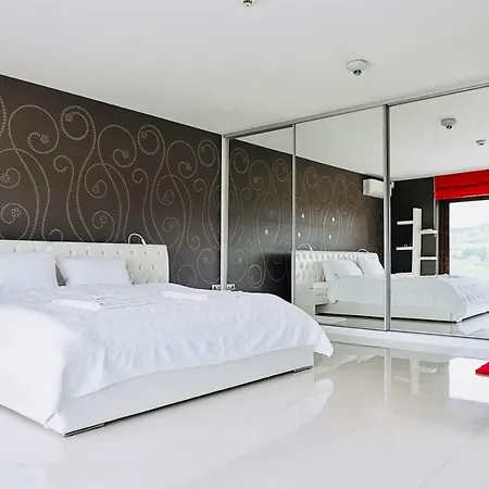 D'scret Luxury Private Wellness Pool Villa *